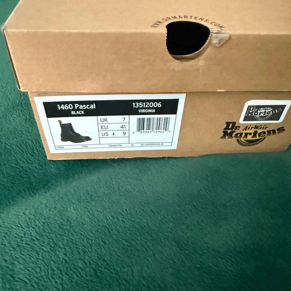 Dr. Martens Boxed 1460 Pascal Black